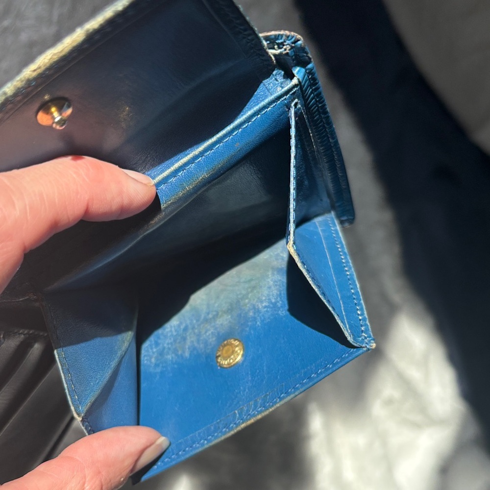 Louis Vuitton Deep Blue Card Holder damaged - Picture 5 of 6